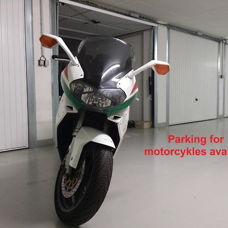 Chotesovska Apartment With Parking Place Praag Buitenkant foto