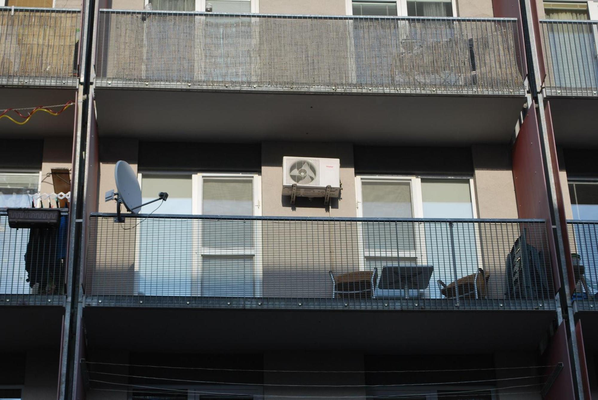 Chotesovska Apartment With Parking Place Praag Buitenkant foto