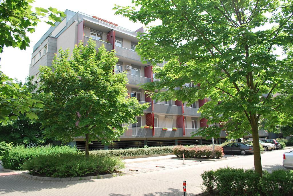 Chotesovska Apartment With Parking Place Praag Kamer foto